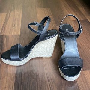 Micheal Kors wedges size 7. Like new